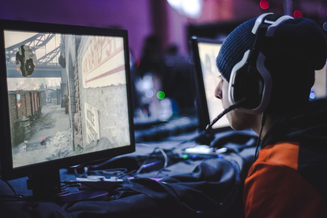 Tempo locked in at a FURY LAN, Call of Duty WWII on screen